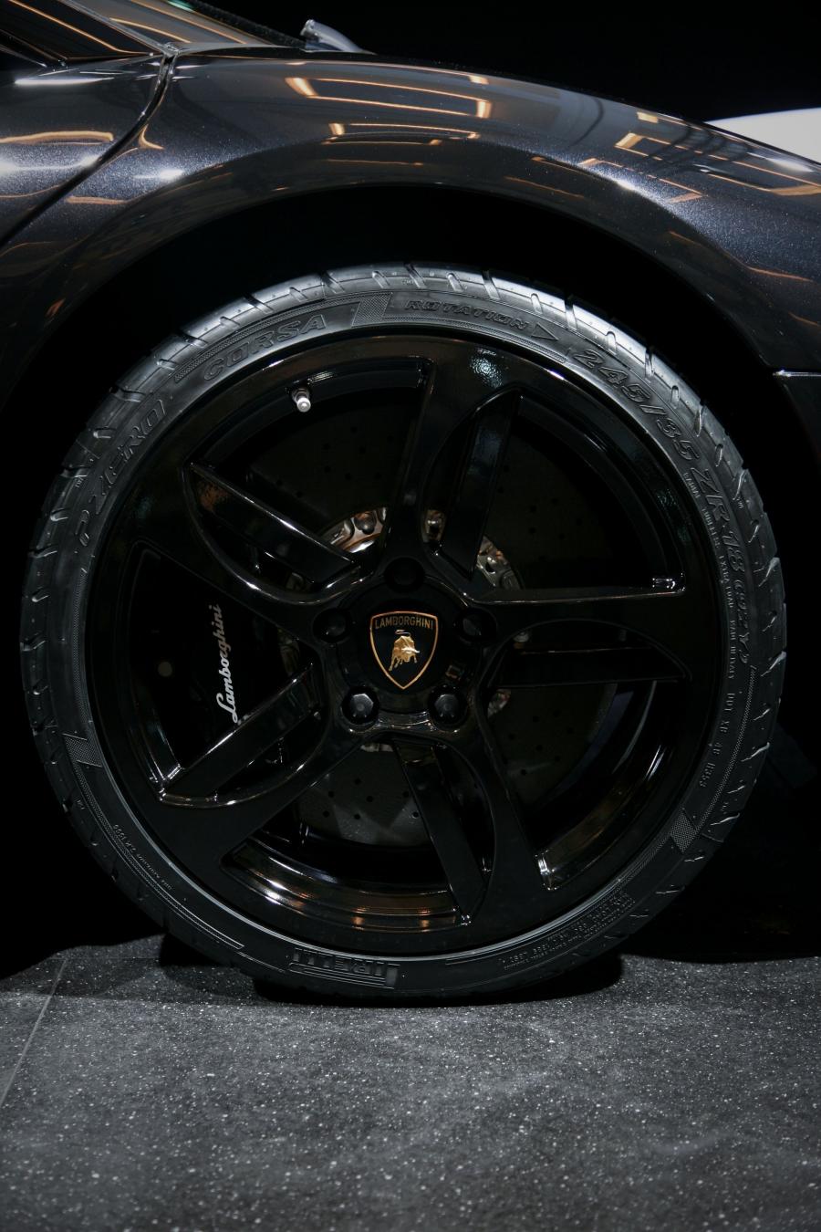  Lamborghini Murcielago LP640 Roadster 2006 года  (фото 13 из 46)